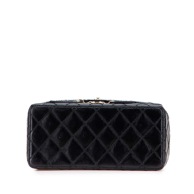シャネル マトラッセ ココマーク チェーン バニティバッグ ブラック レザー レディース CHANEL 【中古】