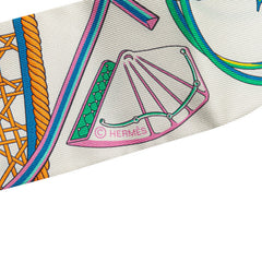 エルメス ツイリー LES VOITURES A TRANSFORMATION 折畳み式幌の馬車 スカーフ ホワイト マルチカラー シルク レディース HERMES 【中古】