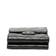 シャネル ココマーク マトラッセ 二つ折り財布 ブラック ラムスキン レディース CHANEL 【中古】