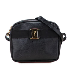 サルヴァトーレフェラガモ ヴァラ ショルダーバッグ ブラック レザー レディース Salvatore Ferragamo 【中古】