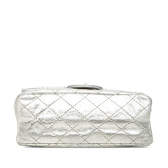 シャネル マトラッセ 2.55 ダブルフラップ チェーン ショルダーバッグ シルバー レザー レディース CHANEL 【中古】