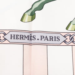 エルメス カレ90 CHOCS EN PLUMES 羽飾りの激突 スカーフ 大判スカーフ ピンク シルク レディース HERMES 中古