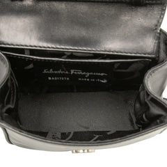 サルヴァトーレフェラガモ 斜め掛け ショルダーバッグ ブラック レザー レディース Salvatore Ferragamo 【中古】