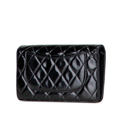 シャネル マトラッセ ココマーク 長財布 ブラック エナメル レザー レディース CHANEL 【中古】